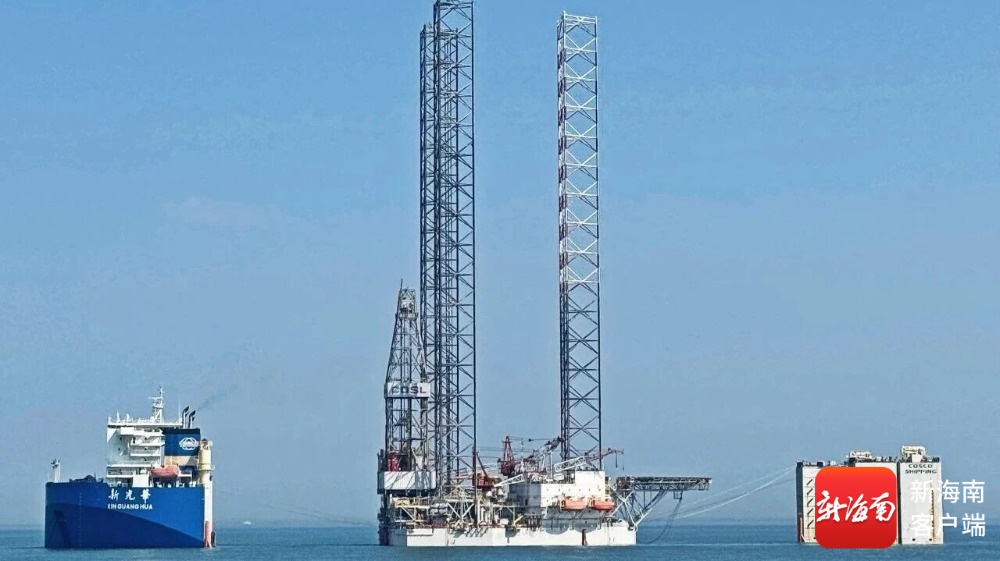 海南港航物流顺利完成万吨级钻井平台卸船插桩作业(图2)