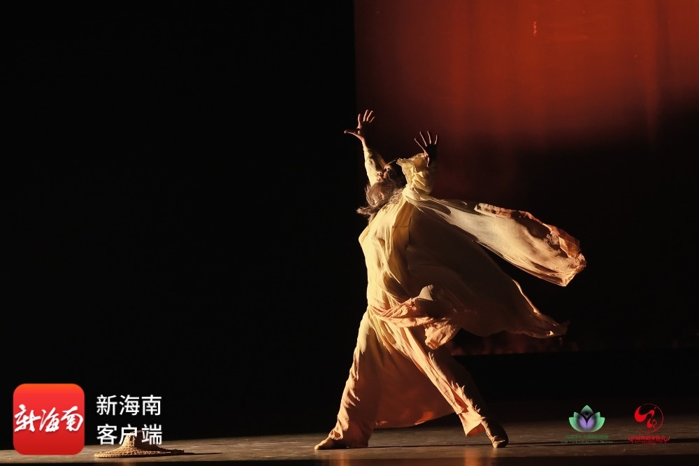 海南原创舞蹈《别·海南黎民》荣获第六届“荷花少年”全国展演“青荷之星”(图2)