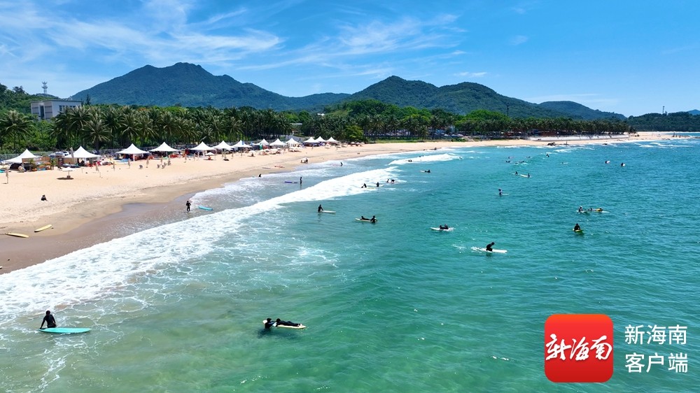 夏浪逐潮人气旺 万宁日月湾解锁滨海文旅新活力